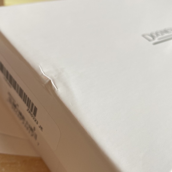 NWT- Dooney & Bourke Pebble Leather Medium Zip Around Wallet, Jeans - Picture 5 of 9